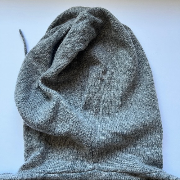 Brandy  Melville Giovanna Wool Hoodie Crop Sweater Gray Pullover Knit One Size - Picture 10 of 15
